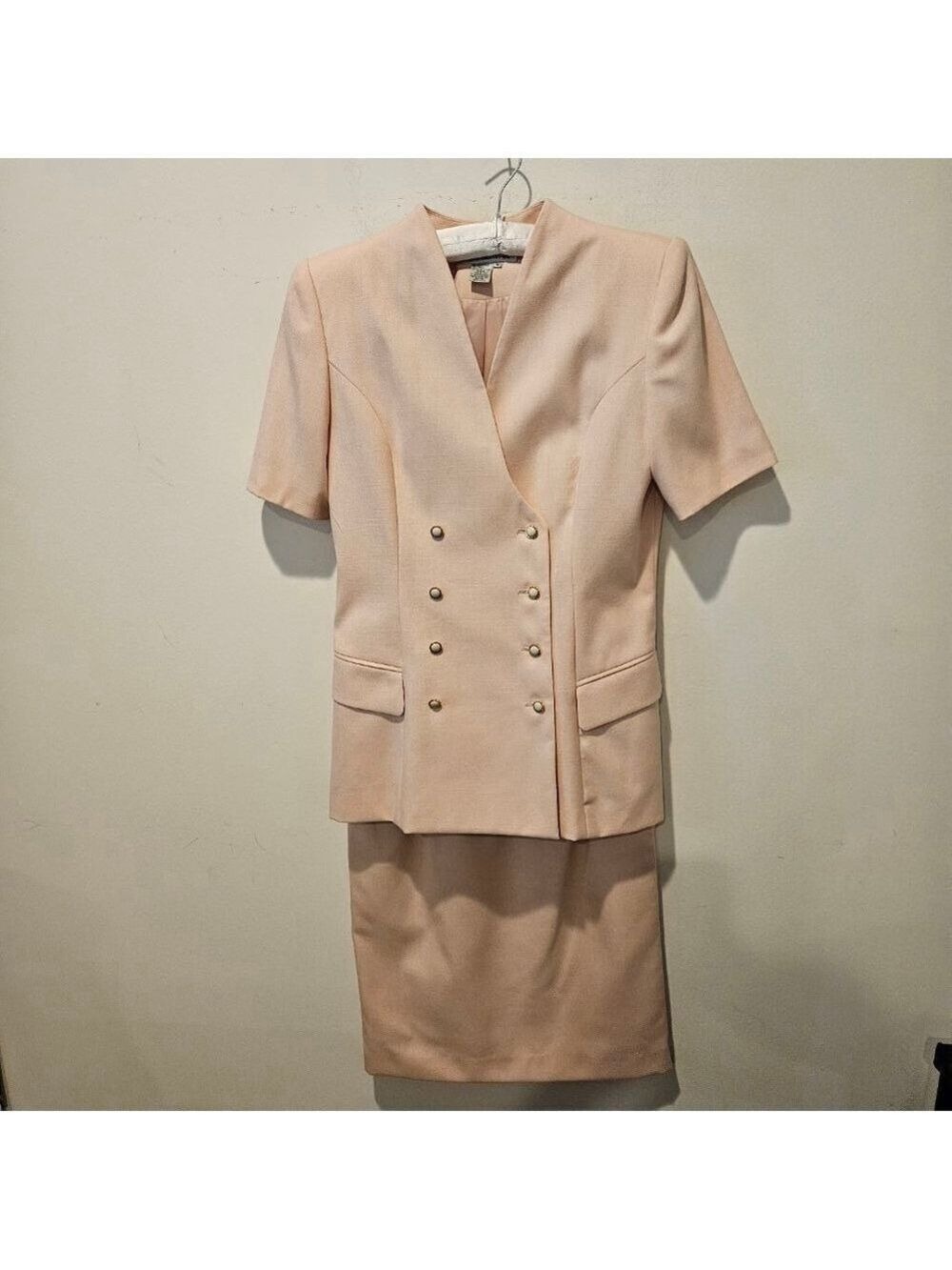 Women's Atrium Collection Vintage Skirt Suit Size 6 Pink